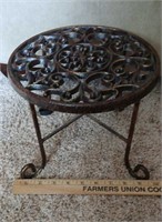 Metal plant stand