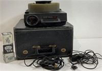 Kodak Carousel 650H projector with case