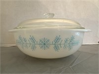 Vintage Frosted Garland Pyrex (lid chipped)