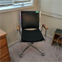 B218 Retro office chair on casters