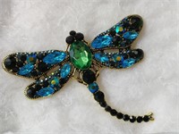 Stunning Jewelled Dragonfly Pin