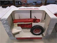 1996 Scale Models Farmall 560 Tractor, Collector