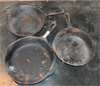 3 pieces 4,5,6 cast-iron skillet 1 Wagner