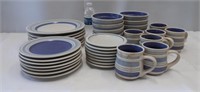 Pfaltzgraff stoneware dish set , 7 dinner plates,