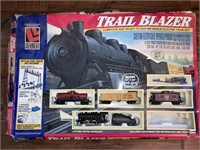 Trail Blazer Life-Like HO train