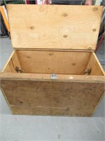 WOOD BOX WITH ROPE HANDLES