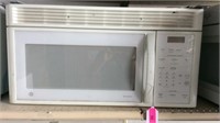 GE Microwave Oven P16