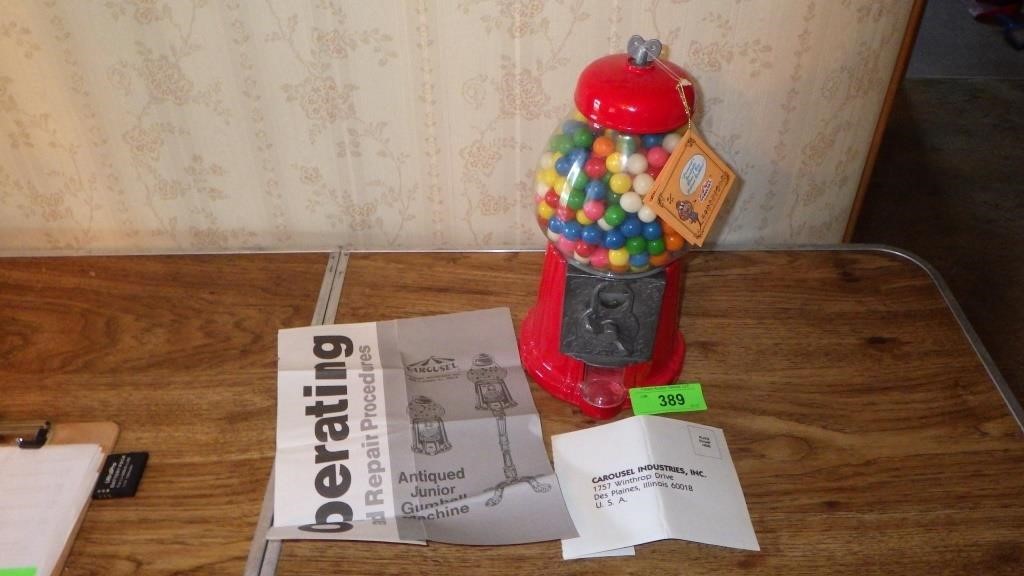 CAROUSEL GUMBALL DISPENSER W/ KEY