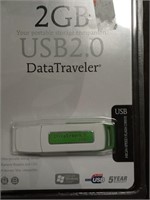 2 GB USB data traveler new in package