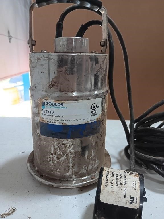 GOULDS water technology 
Submersible sump pump