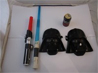 2 masques Dark Vader et 2 sabres