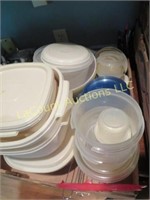 assorted plasticware rubbermaid w lids