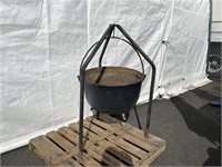 25" Butcher Kettle w/ Stand