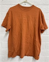 The Nike Tee Men’s Heavyweight Shirt Size L