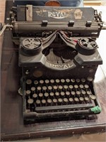 Royal Antique Typewriter