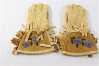NEW Cree- Metis of Canada Crafted, Beaded Gloves