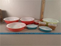 Assorted pyrex dishes
