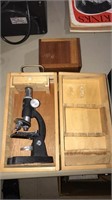 Milben student microscope in a wooden box and a