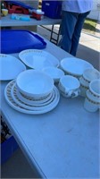 Beautiful Corelle set for 4 people great