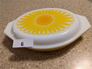 Pyrex Sunflower Divided Dish w/ Lid