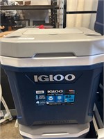 Igloo 62 Quart Maxcold Latitude Roller Cooler