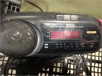 AM/FM digital alarm clock radio w cassette player