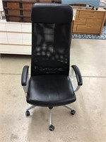 Modern highback rolling swivel office chair