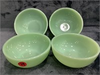 Set of 4 Vintage Jadeite Serving Bowls