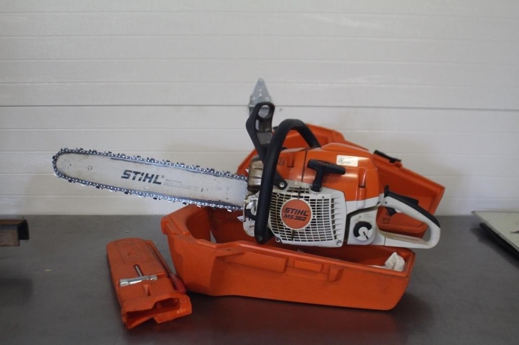 Stihl MS362 chain saw with 20" bar with saw