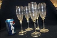 LOT OF FIVE CLEAR GLASS CHAMPAGNE FLUTES