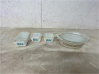 4 PYREX BOWLS WITH LIDS