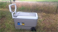 38 qt. Rolling igloo cooler