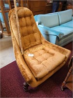 VINTAGE GOLD UPHOLSTERED 1960'S CHAIR