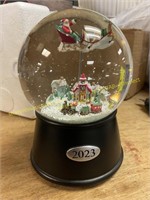 2023 Santa Christmas Snow Globe