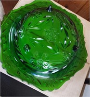 Tiara Emerald Green 14" Heavy Bowl