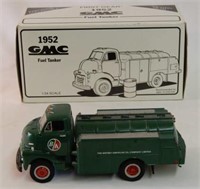 FIRST GEAR B/A 1952 GMC FUEL TANKIER  / BOX