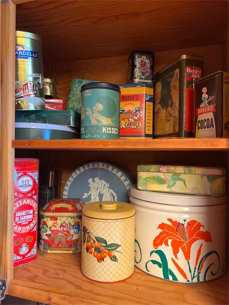 Vintage tins