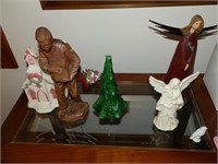 CONTENTS OF TOP OF SOFA TABLE - MISC CHRISTMAS
