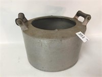 Vintage Cast Aluminum Pot - 10 x 12 x 7" T