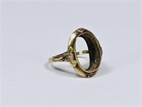2g 10KT Gold Ring: Missing Stone , Size 6