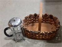 Basket an coffee pot