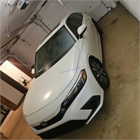 Platinum white 2023 honda civic SD 
Serial