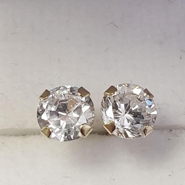 14k Yellow Gold Cubic Zirconia Stud Earrings SJC