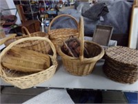 Lg. box of nice baskets