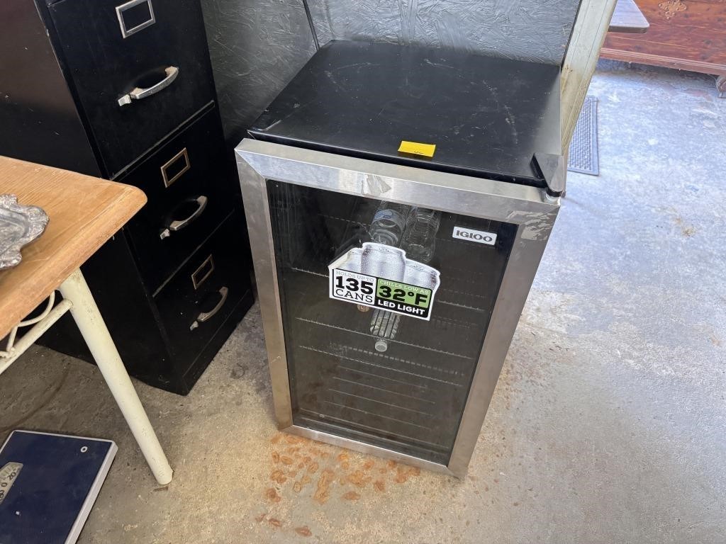 Tested Working 135 Can Igloo Refrigerator
