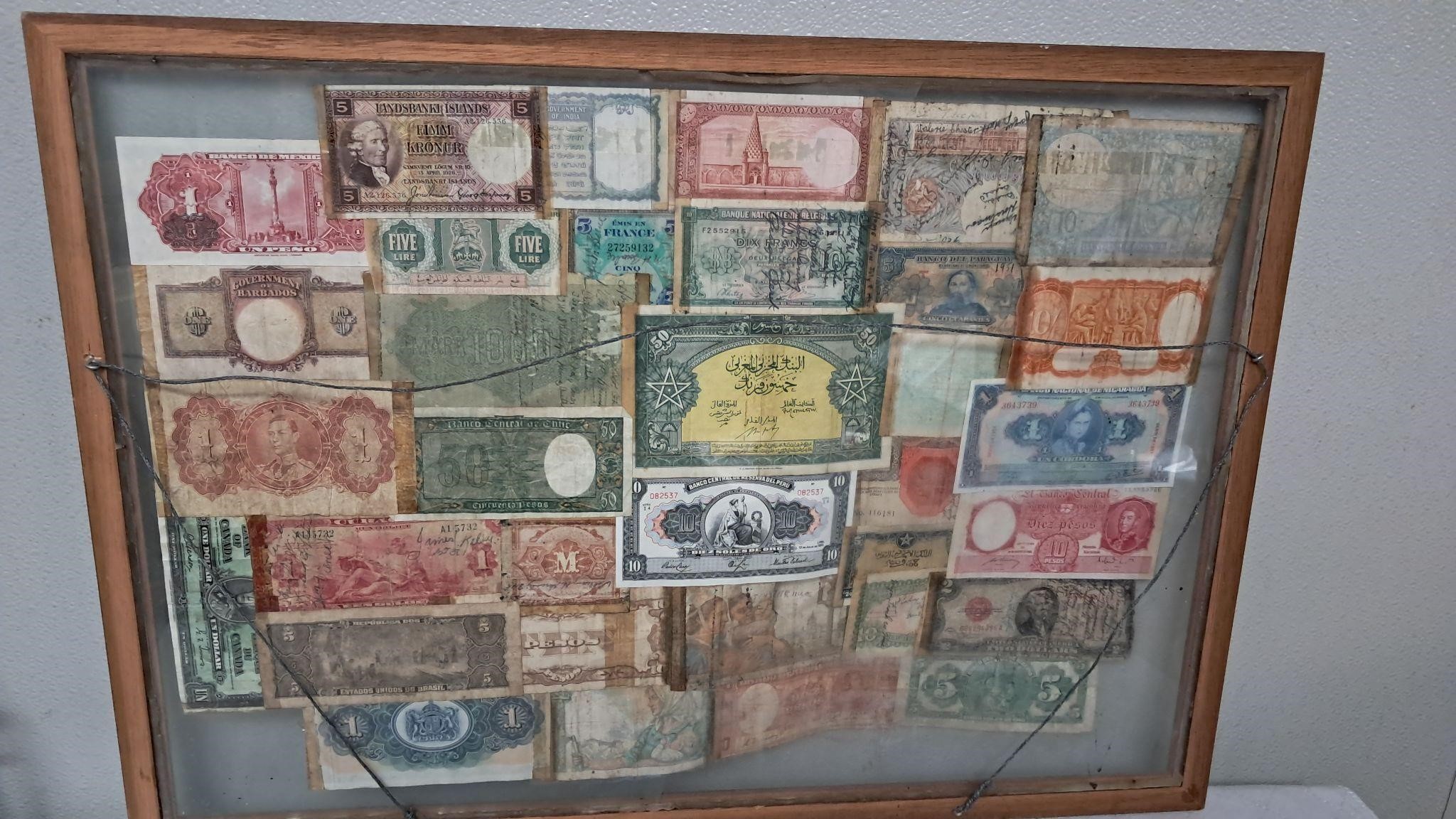 Framed Foreign Currency Display