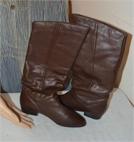Womens Leather Craft Brown Boots size 6