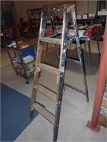 5ft. Wooden Step Ladder