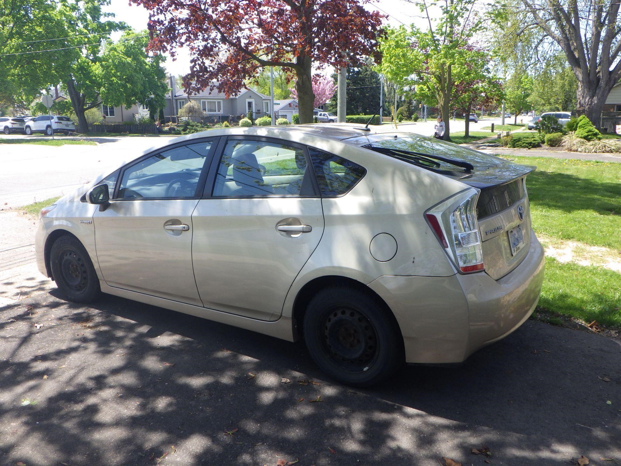 2010 Prius Hybrid .... ONLY 149067 Kilometers