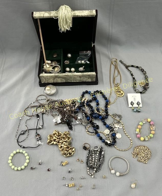 Assorted costume jewellery, Bijoux de fantaisie